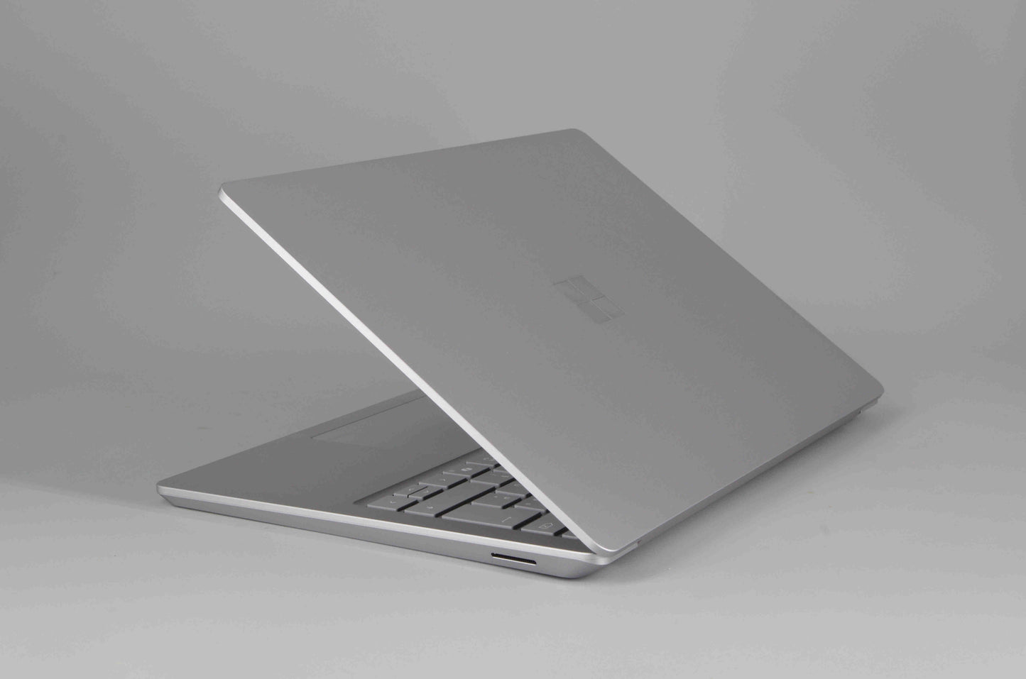 Microsoft Surface Laptop 6 13,5" Tactile - Ultra 5 135H - 16Go - 512Go