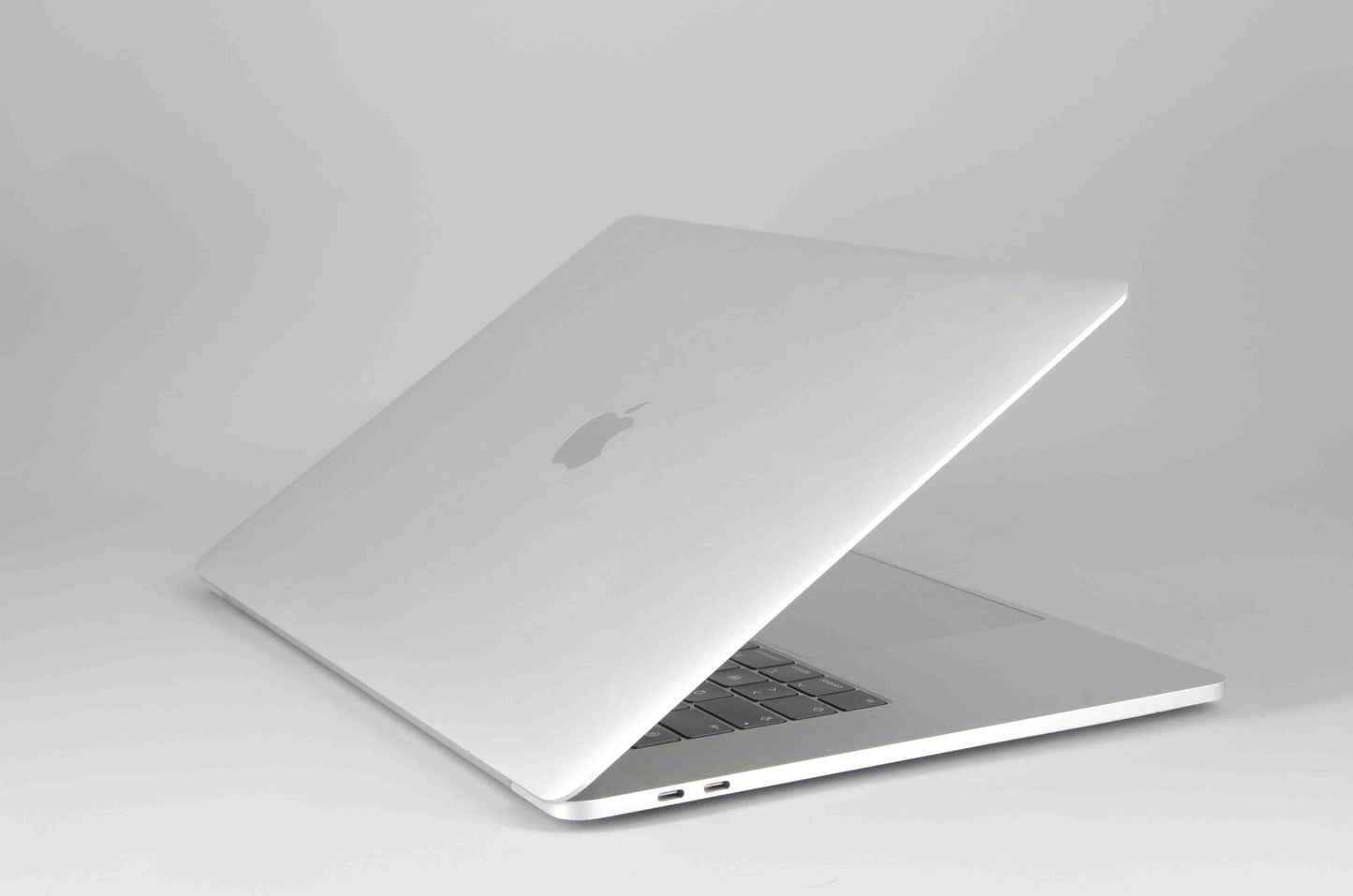 Apple MacBook Pro (A1990) 15,4" - i7 8750H - 16Go - 256Go