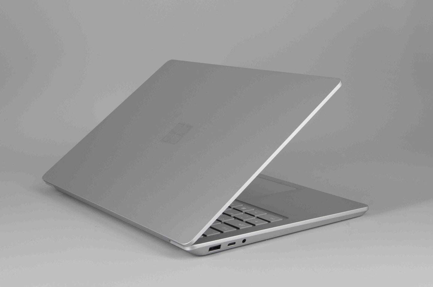 Microsoft Surface Laptop 6 13,5" Tactile - Ultra 5 135H - 16Go - 512Go